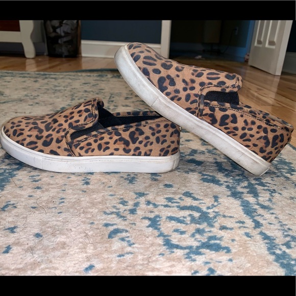 Express leopard print slip on sneakers 🤎 - Picture 3 of 5